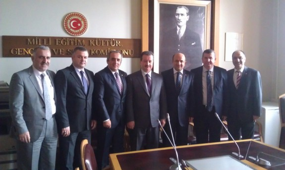 DERNEK YÖNETİMİ FİKRİ IŞIK'I MAKAMINDA ZİYARET ETTİ